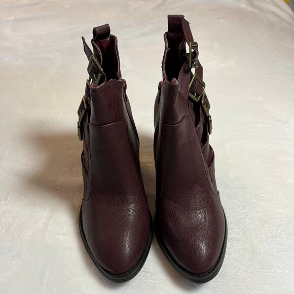 Wild Diva Dominic Buckle Heel Booties Size 8 Western Trendy Colorful Bohemian - Picture 4 of 9